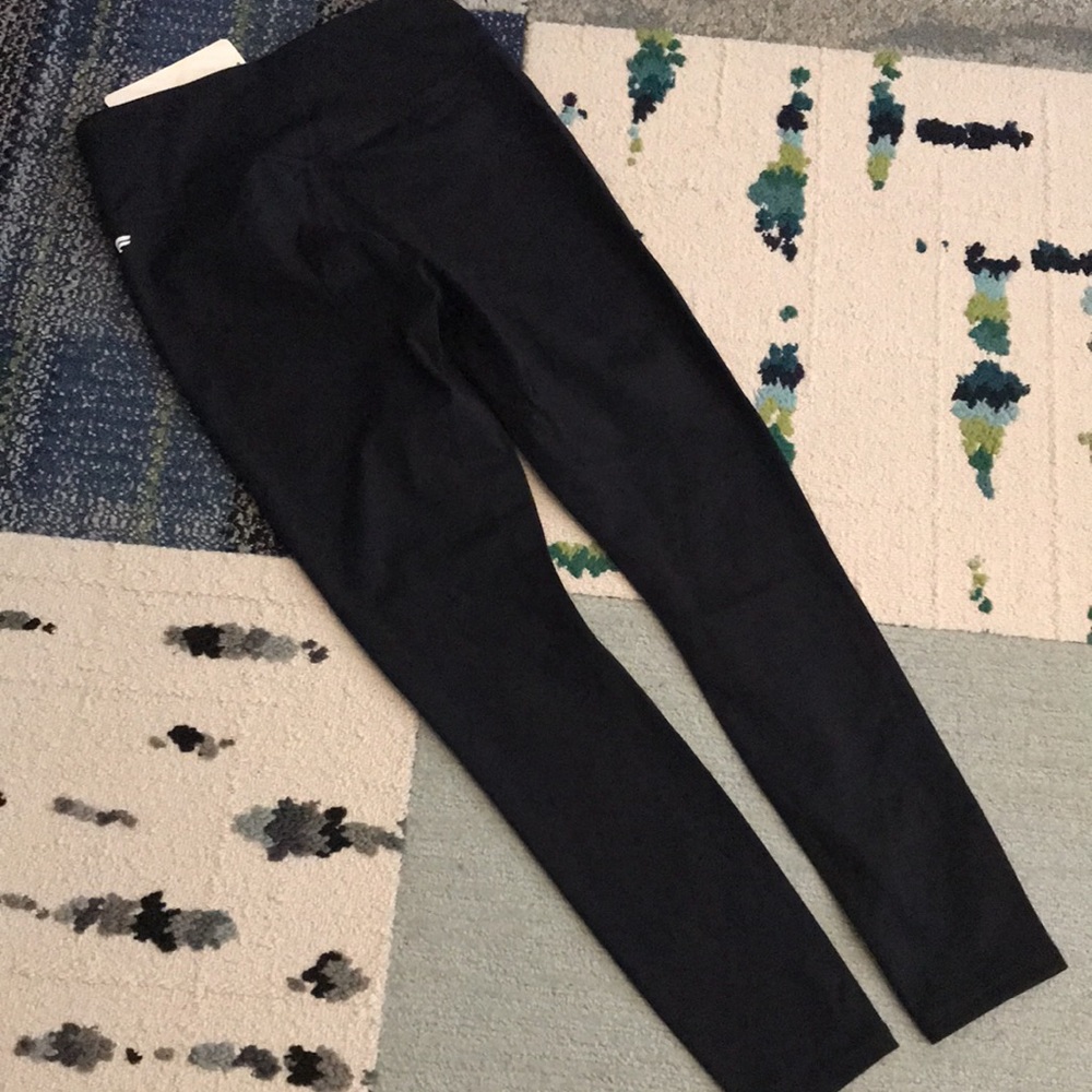 NWT Fabletics Anywhere High-Waisted Legging-Short - Picture 5 of 6